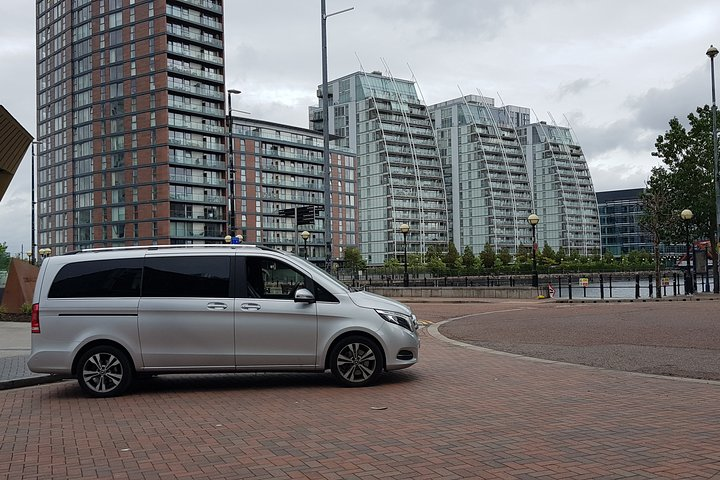 Private Round-Trip from Manchester to London City - Photo 1 of 5